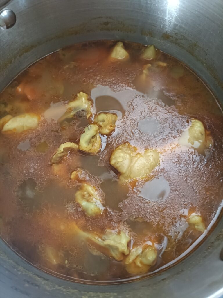 出来上がりで手羽元が浮いている