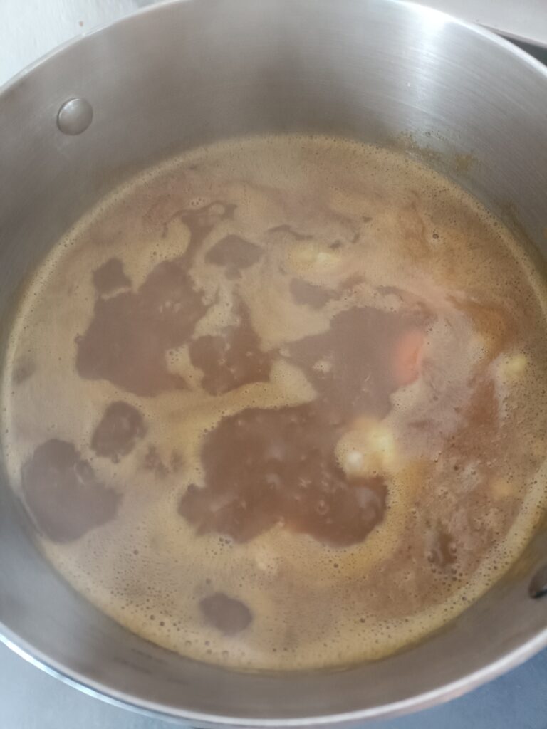 煮込み中でアツアツ